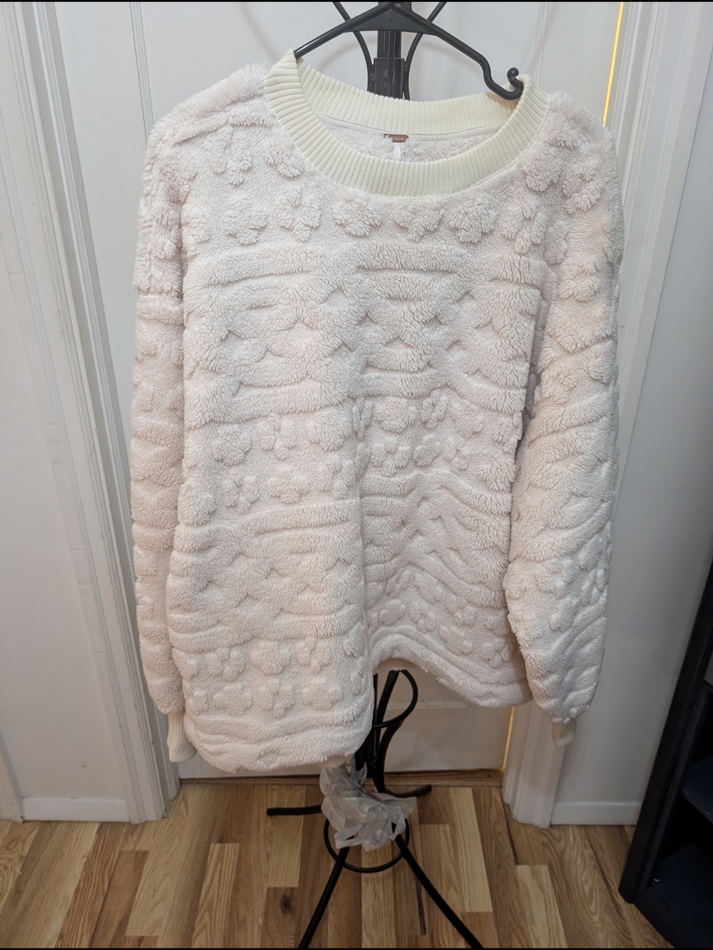 Free People Cream Textured Plush Crewneck Sweater Size Small